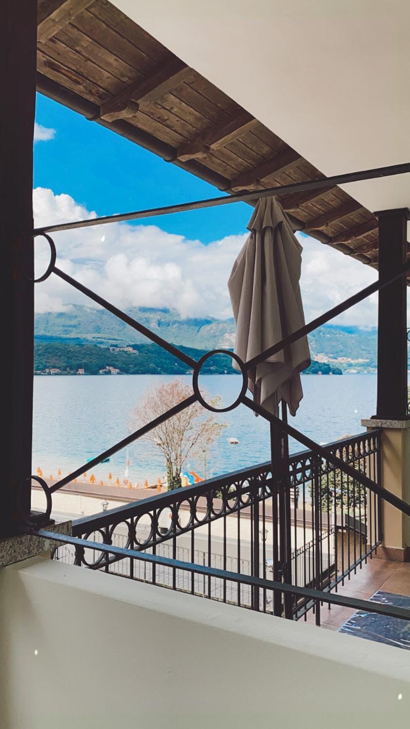 Balcony/Terrace, Lake view