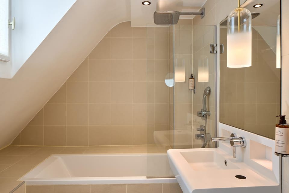 Bathroom, Bath