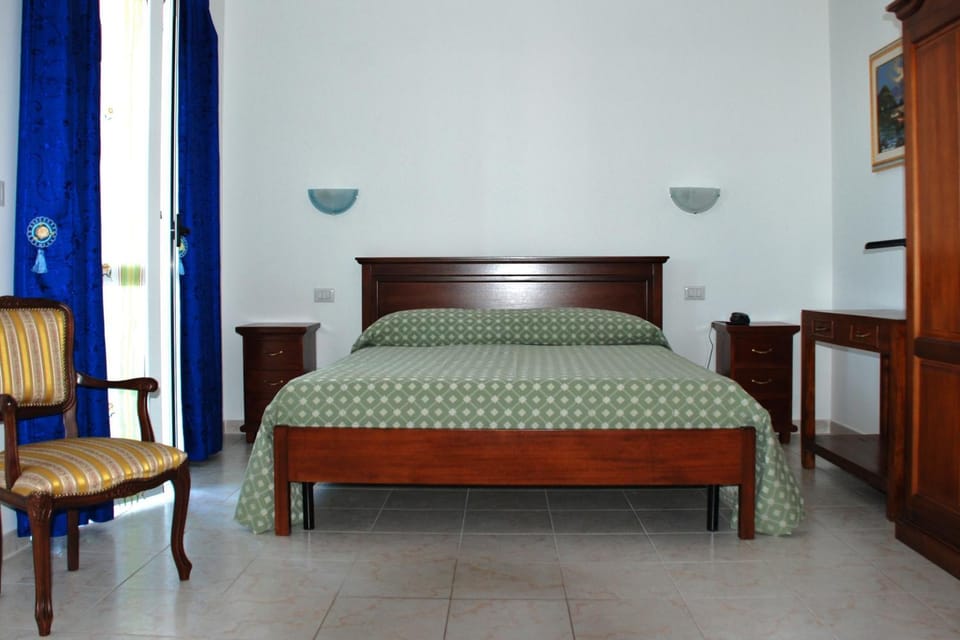 Day, Photo of the whole room