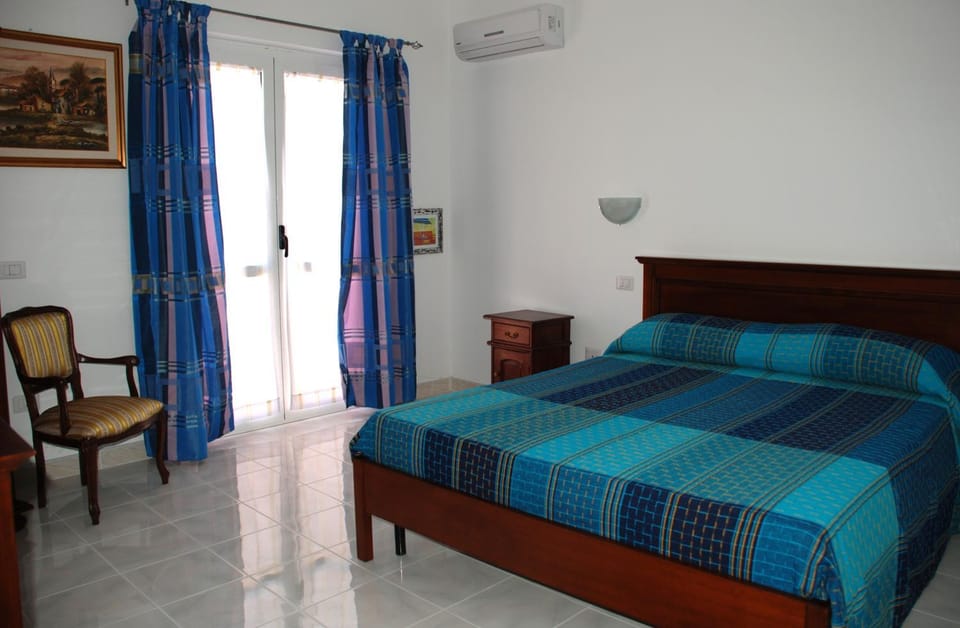Bed, Day