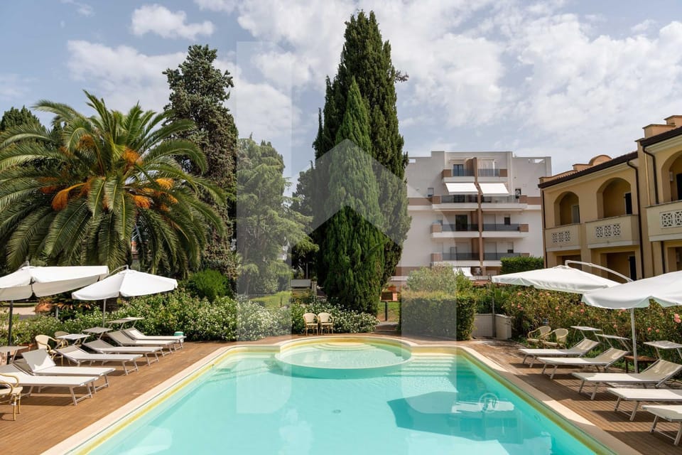 Day, Pool view, Swimming pool, sunbed