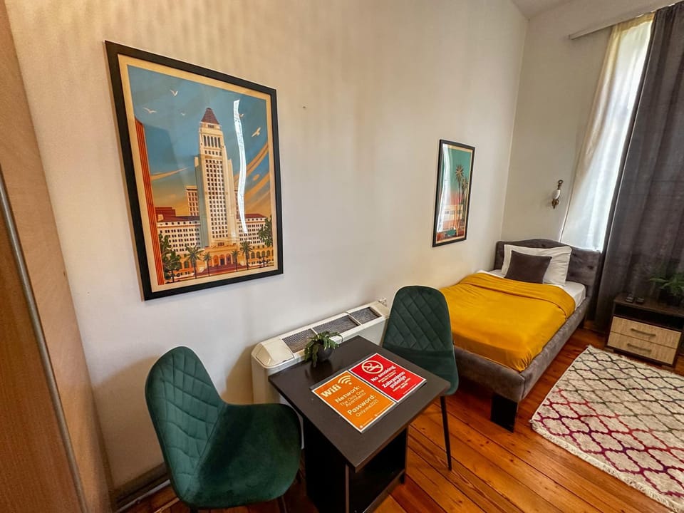 Bed, Seating area, Bedroom