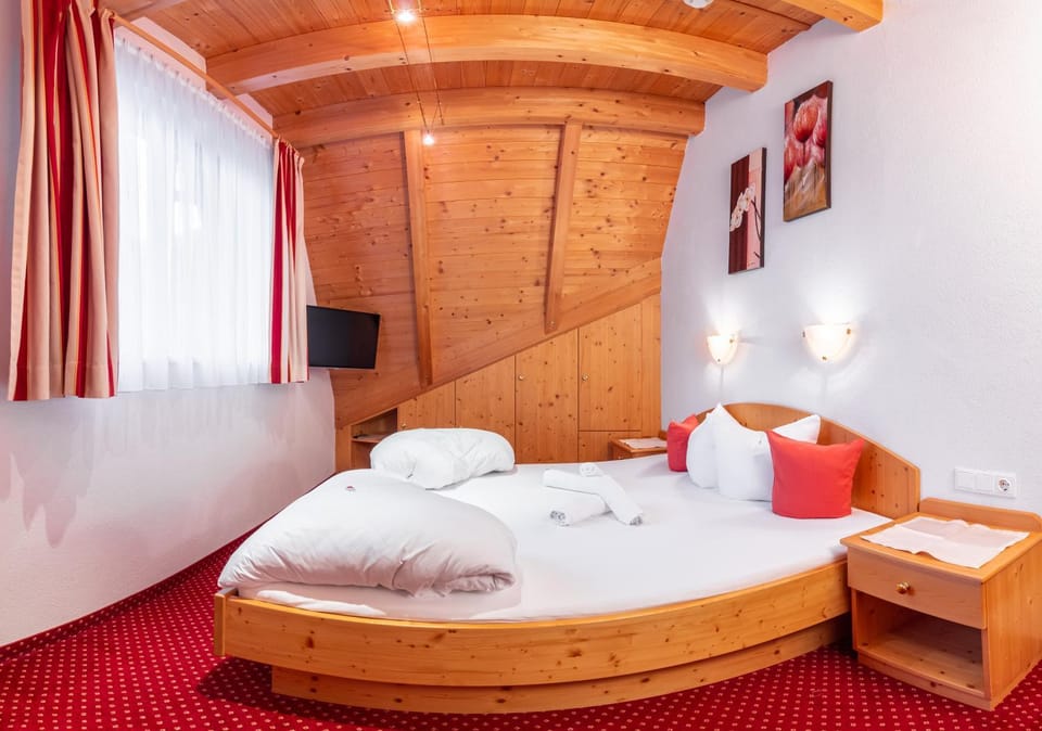 Alpenpension Elferblick Bed and Breakfast in Neustift im Stubaital