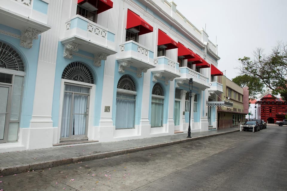 Facade/entrance