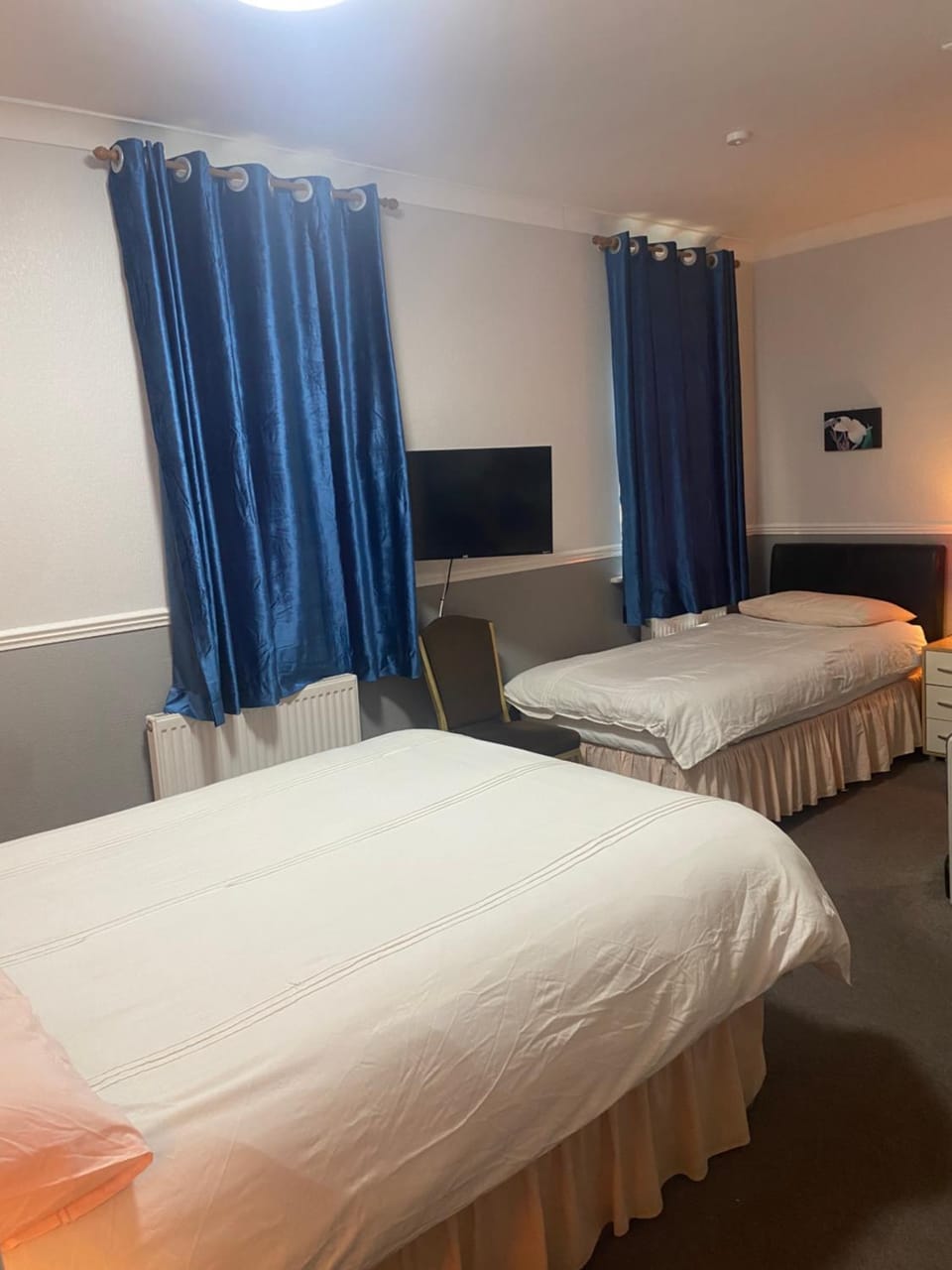 Adelphi Guest House Bed and Breakfast in Douglas