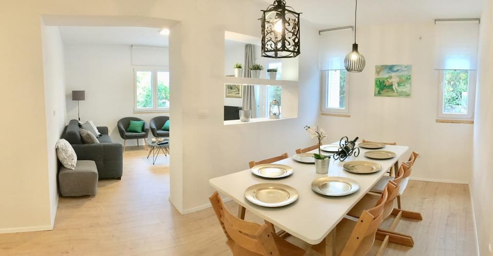 Living room, Seating area, Dining area