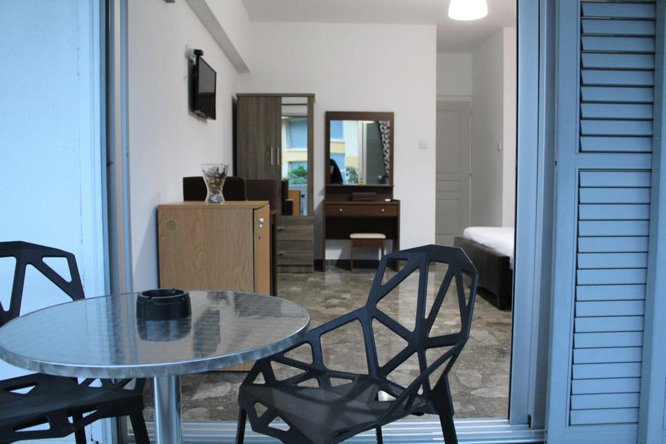 Balcony/Terrace, Photo of the whole room