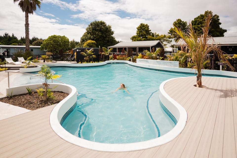 Garden view, Swimming pool, sunbed