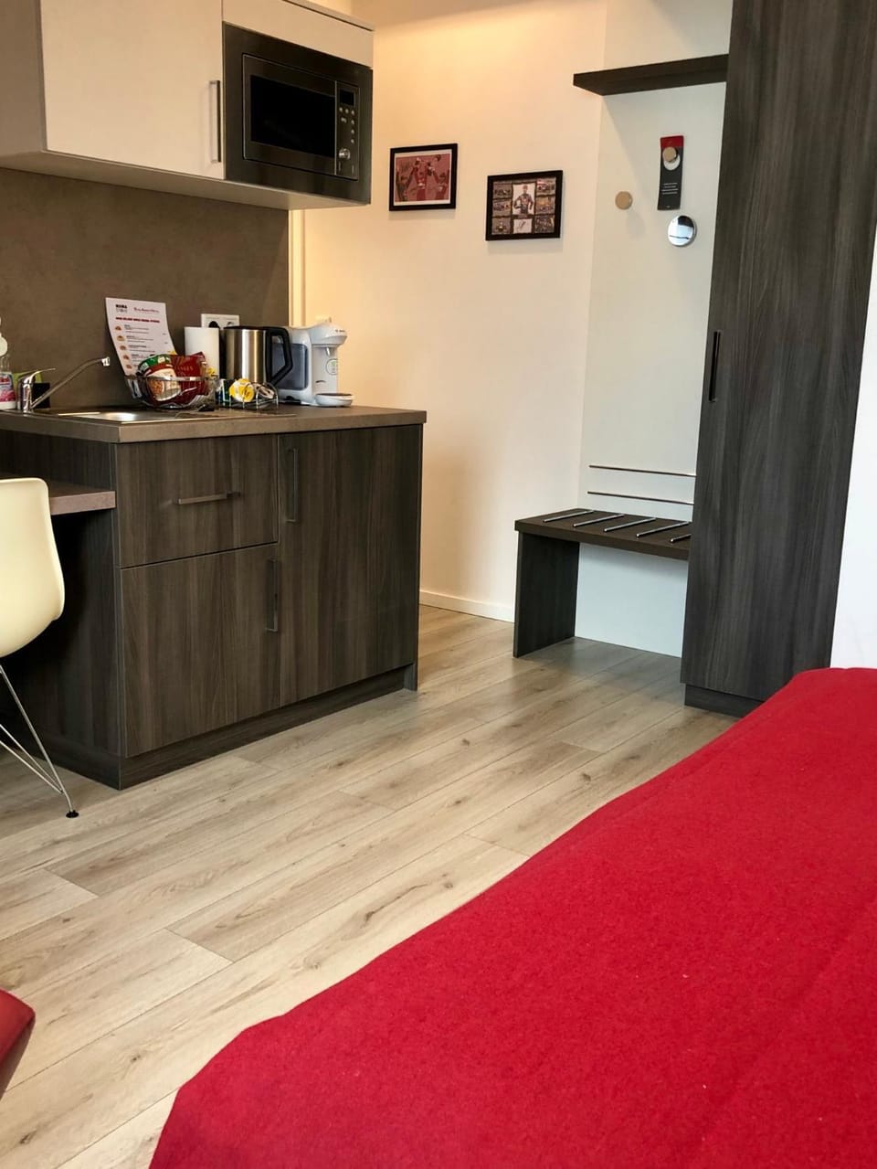 Kitchen or kitchenette