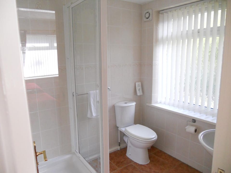 Day, Bathroom