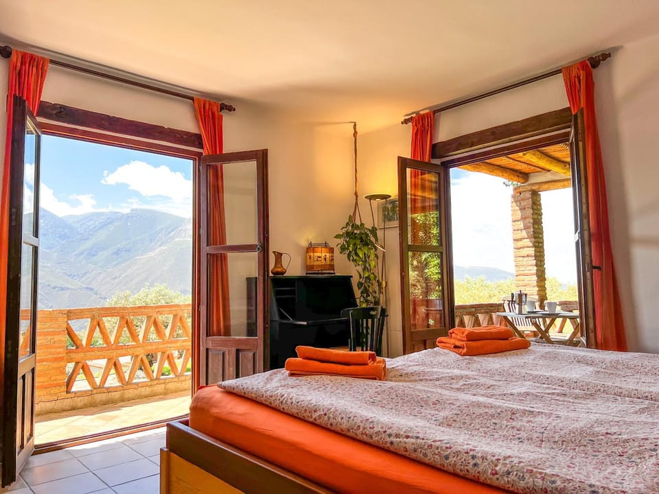 Balcony/Terrace, Photo of the whole room, Mountain view