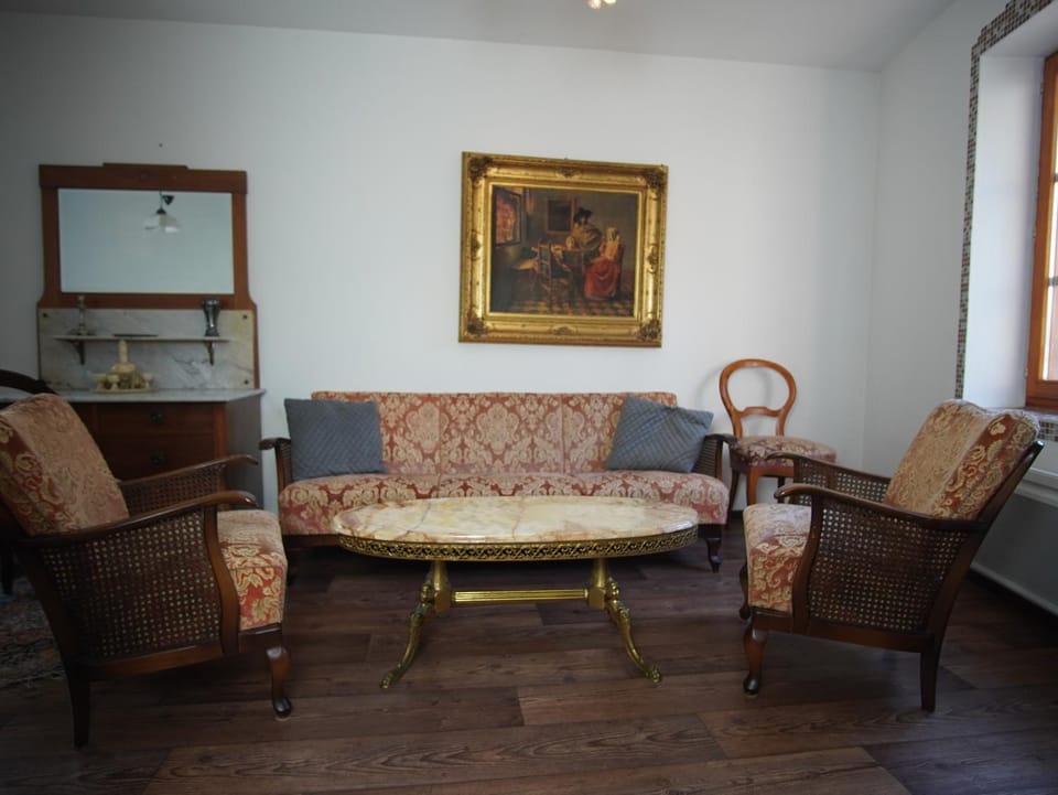 Seating area, Bedroom