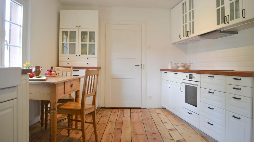 Kitchen or kitchenette, Photo of the whole room, Dining area, dishwasher, oven, stove, toaster