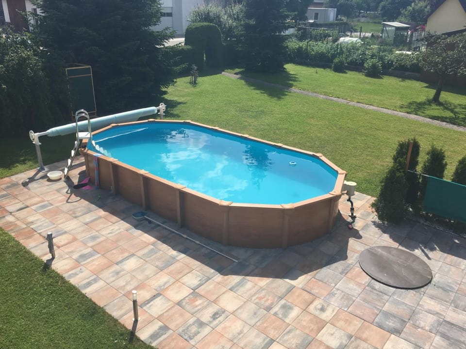 Swimming pool, Swimming pool