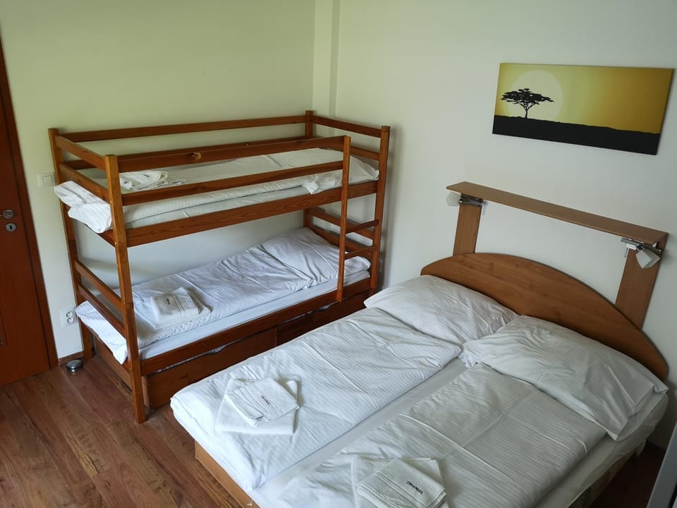 Bed, Bedroom, bunk bed