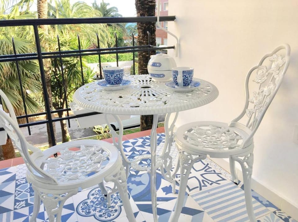 The White Rock Private access to the beach Apartment in Torremolinos