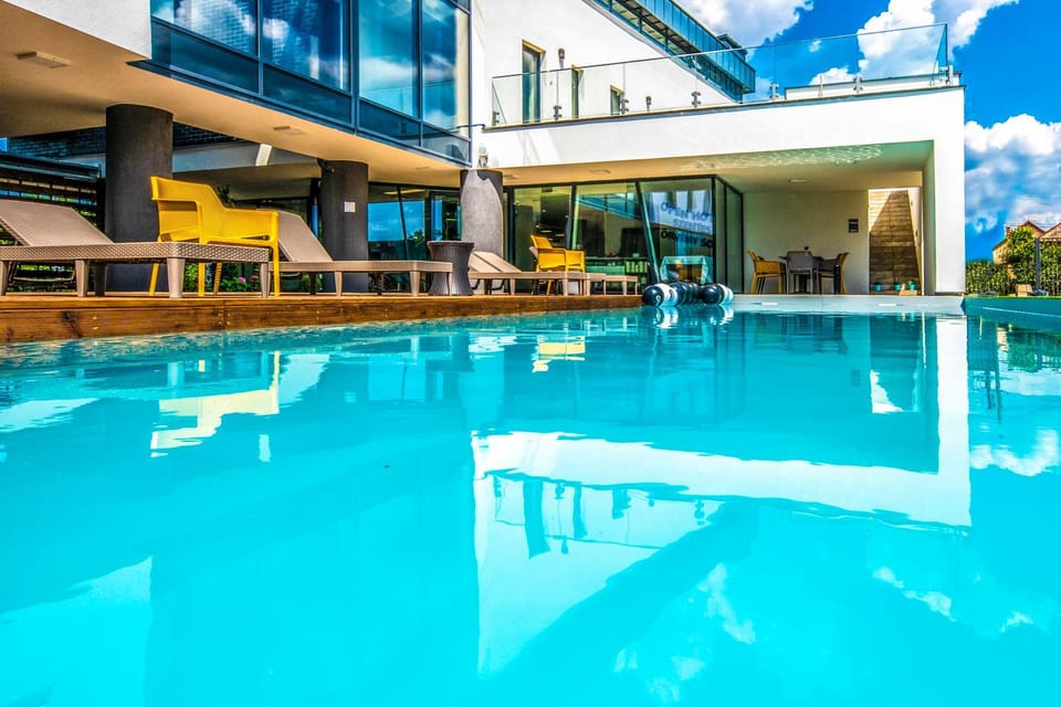 Balcony/Terrace, Swimming pool, Swimming pool