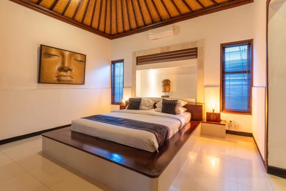Bed, Photo of the whole room, Bedroom, air conditioner