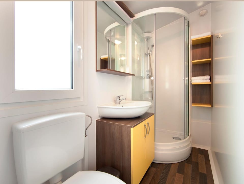 Shower, Toilet, Bathroom