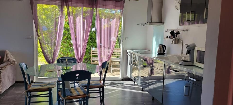Balcony/Terrace, Dining area, stove, kitchen