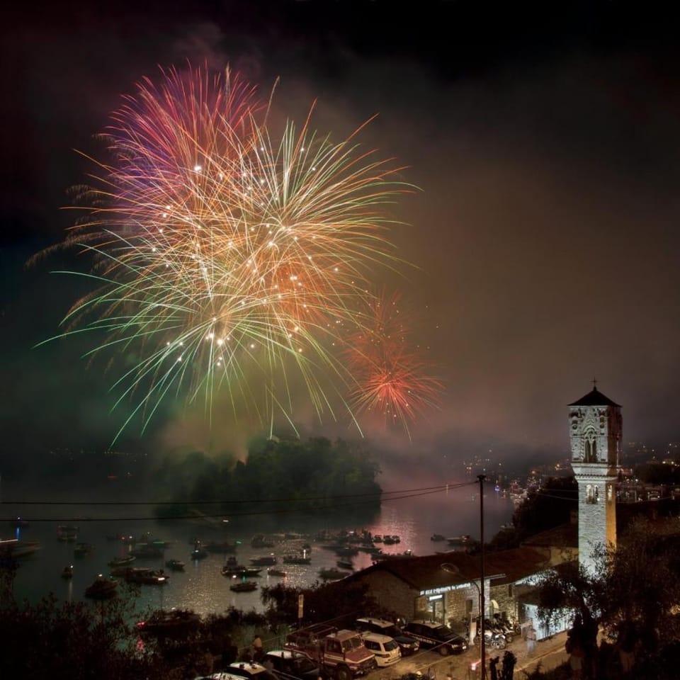 Nearby landmark, Night, Summer, On site, Entertainment