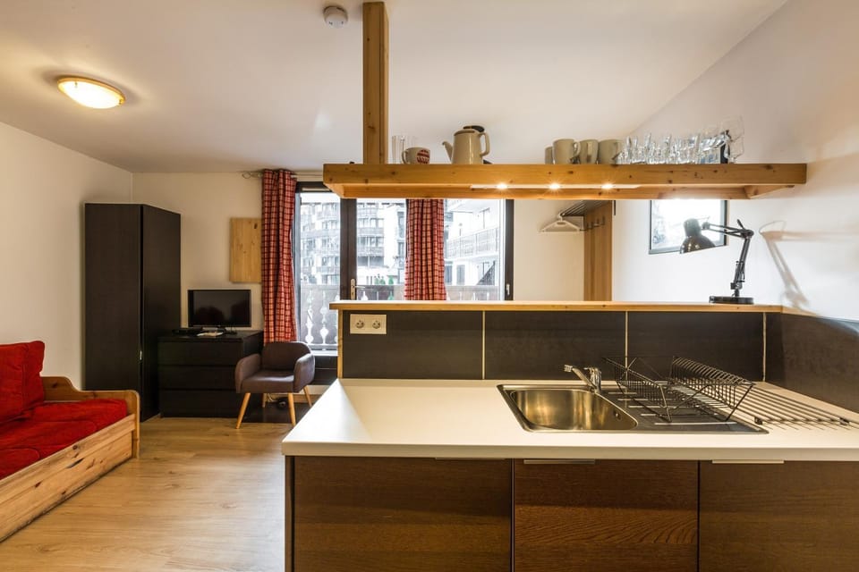 Kitchen or kitchenette, Living room