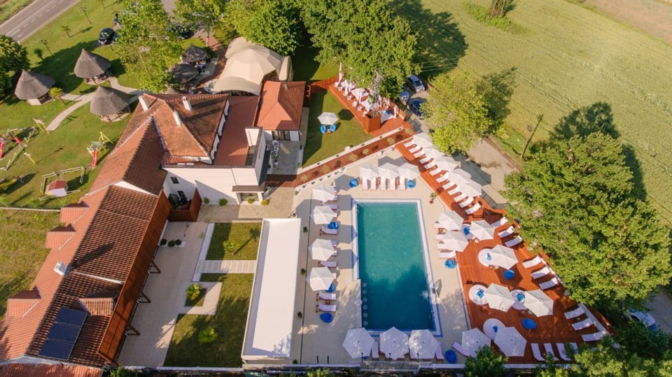 Property building, Bird's eye view, Pool view, Swimming pool, sunbed