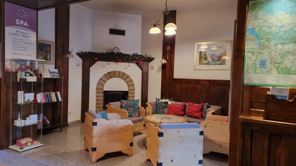 Library, Seating area