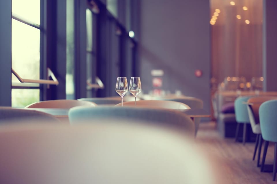 Restaurant/places to eat, Restaurant/places to eat, Balcony/Terrace, Food and drinks, Dining area, Food, Lunch, Lunch, Dinner