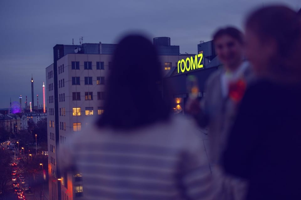 View (from property/room), Balcony/Terrace, Logo/Certificate/Sign, City view, Location, Sunset