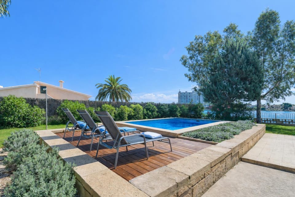Patio, Day, Natural landscape, Garden, Garden view, Pool view, Swimming pool, sunbed