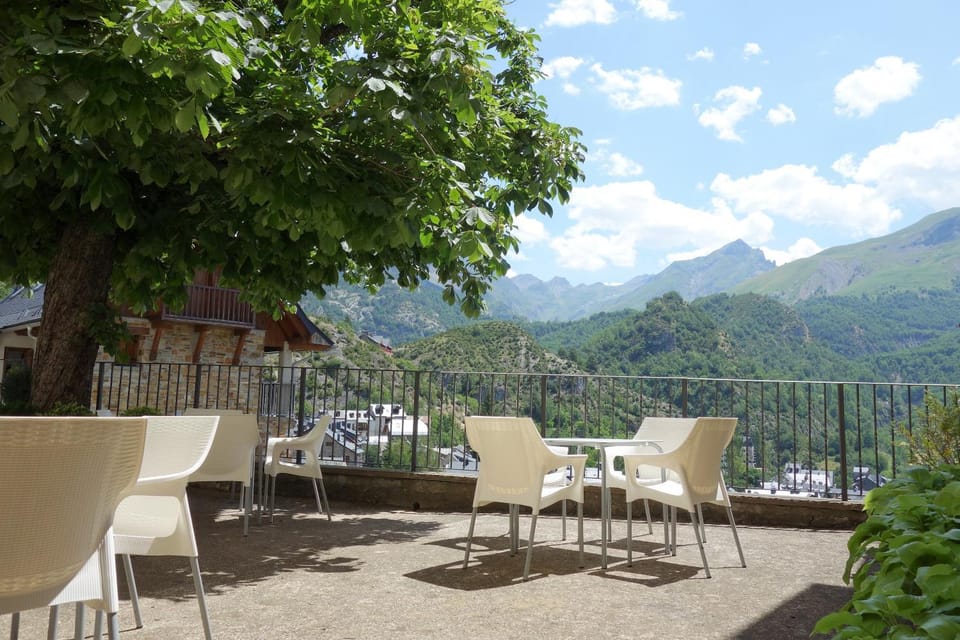 Garden, City view, Mountain view, Breakfast