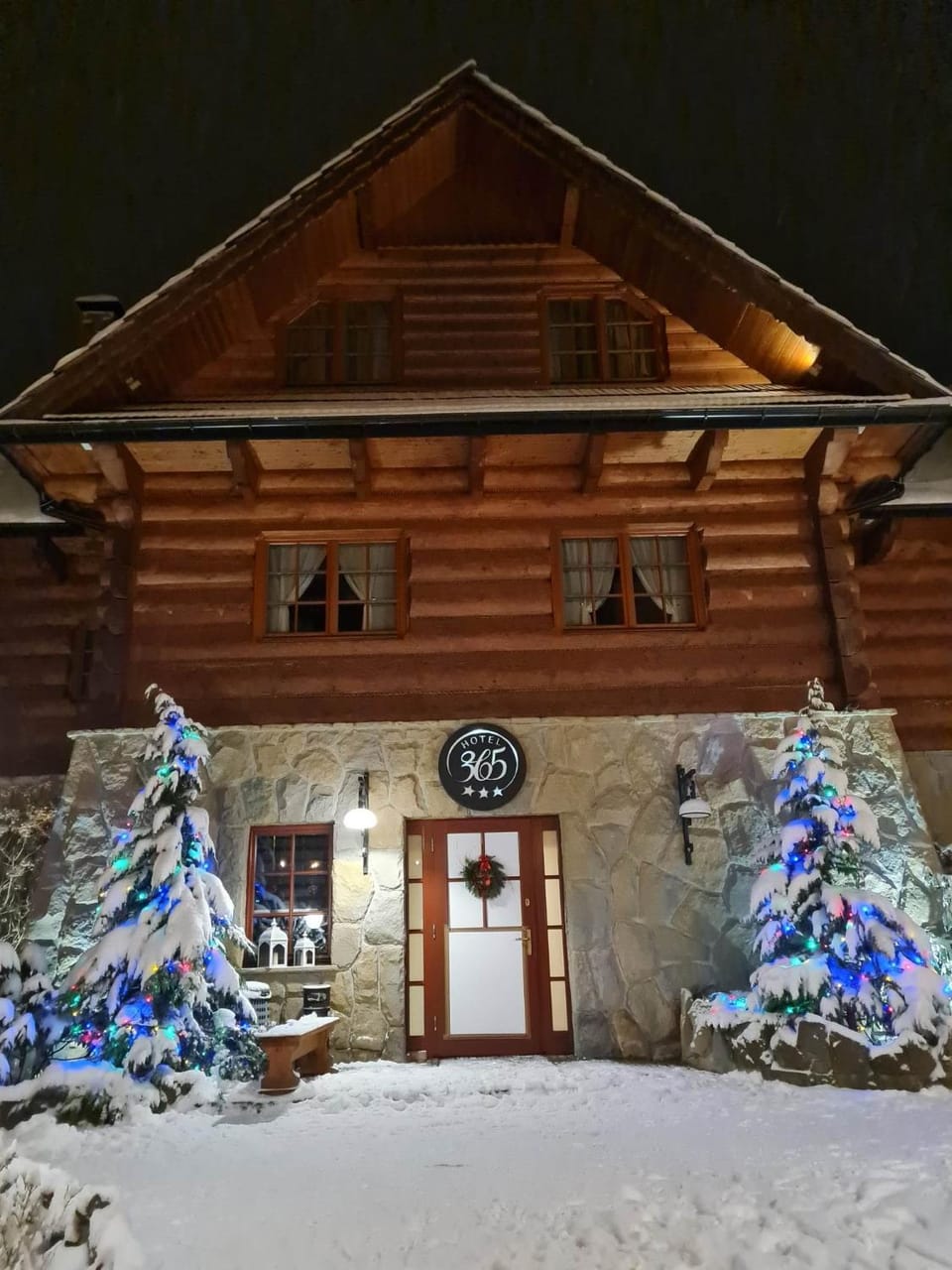 Property building, Facade/entrance, Night, Winter