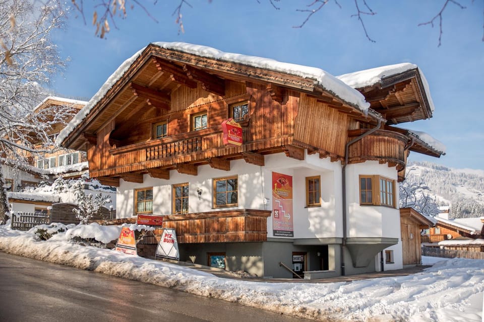 Facade/entrance, Winter