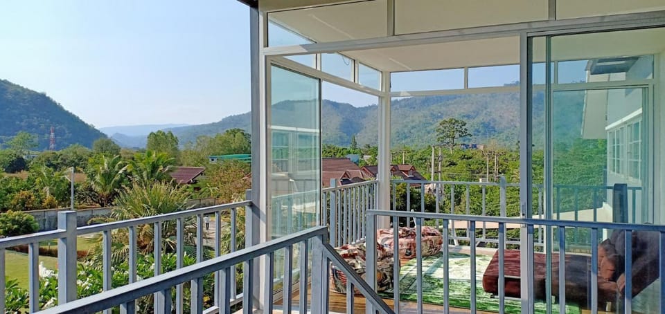 Living room, Bedroom, Mountain view
