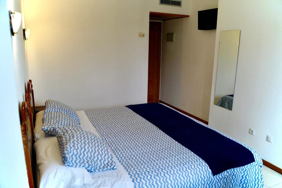 View (from property/room), locker, wardrobe