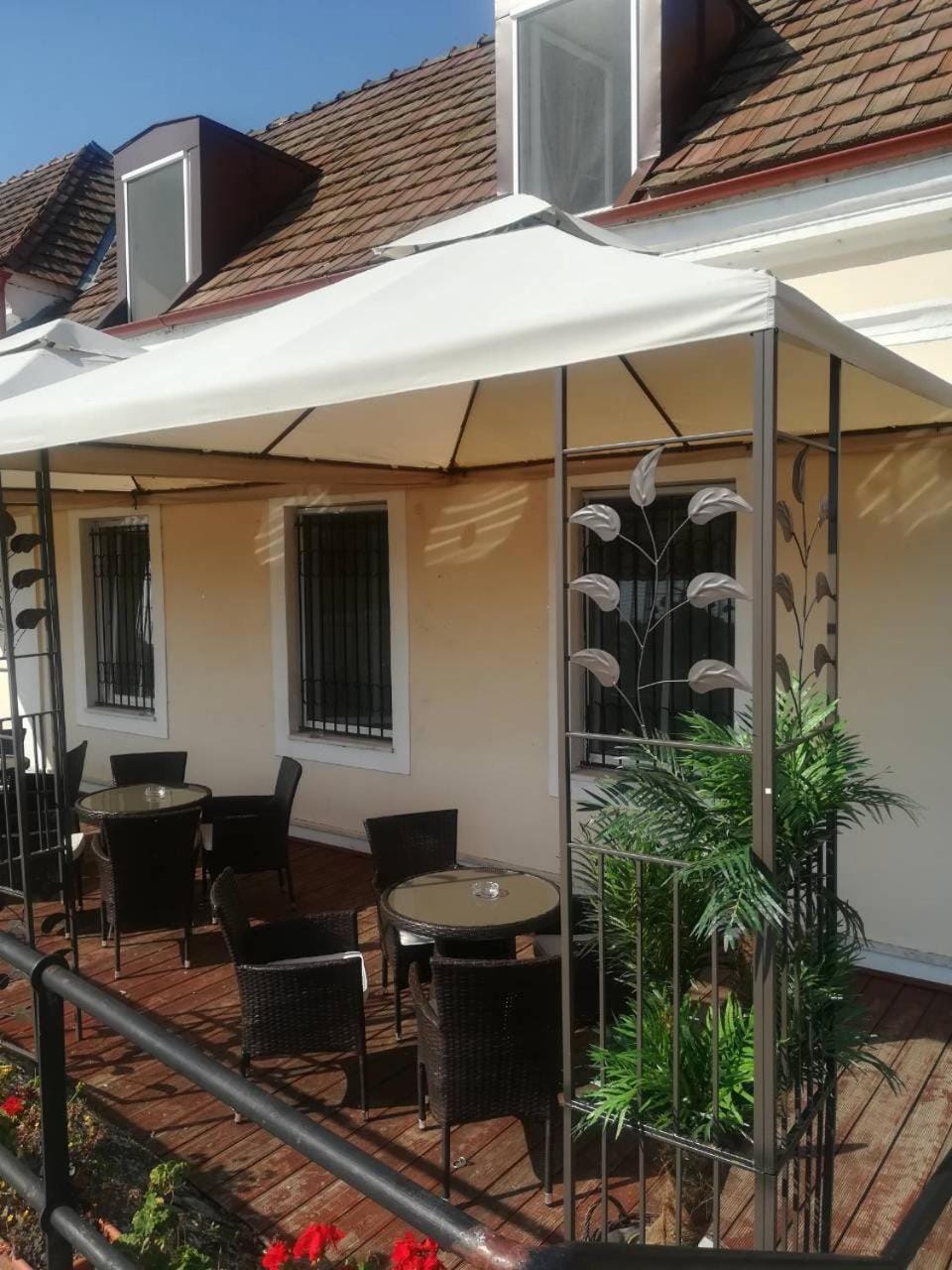 Property building, Balcony/Terrace, Balcony/Terrace, Lounge or bar