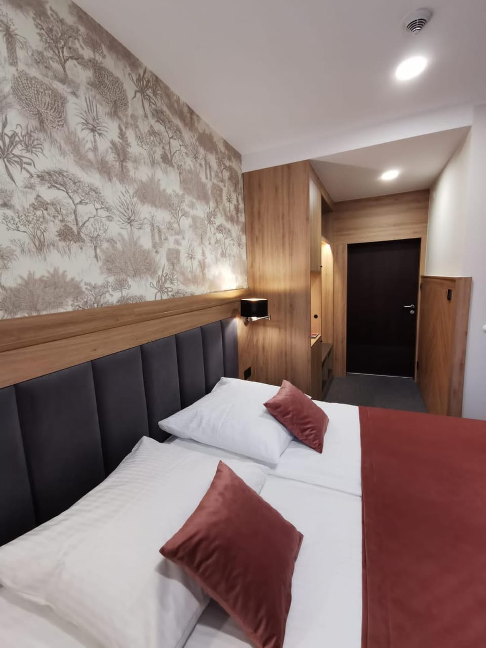 Bed, Photo of the whole room, Bedroom, wardrobe