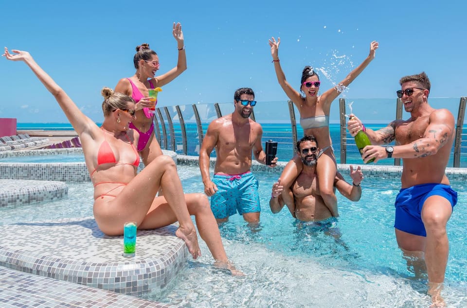 Pool view, Swimming pool, Swimming pool, group of guests, sunbed