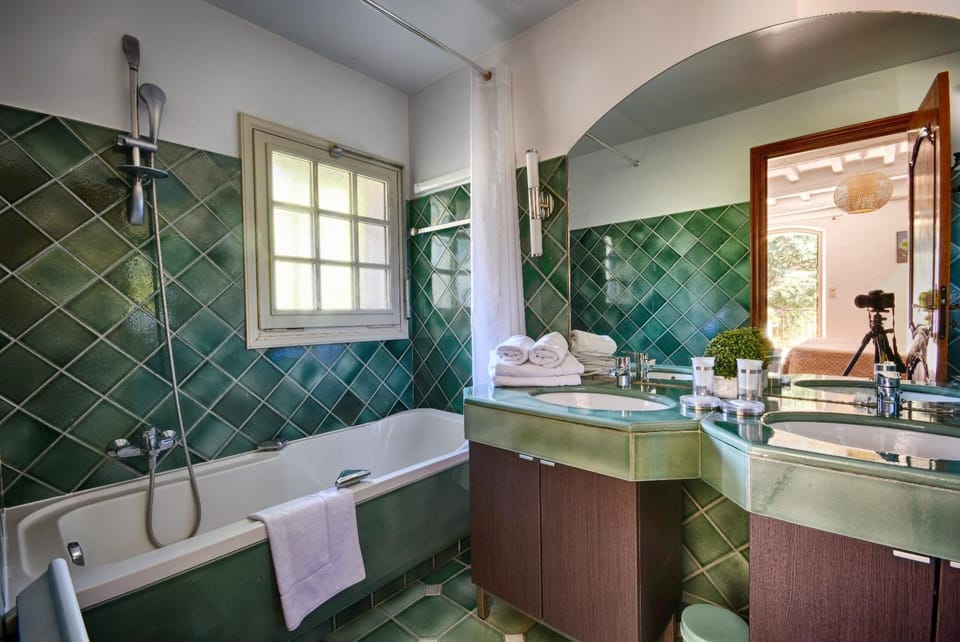 Bathroom, Bath