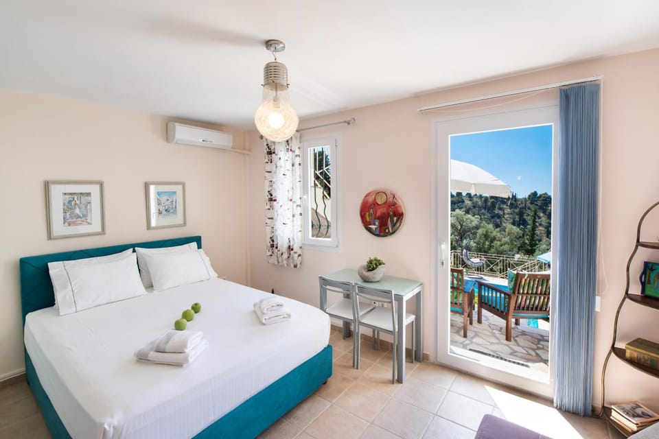 Bedroom, Pool view, Pool view