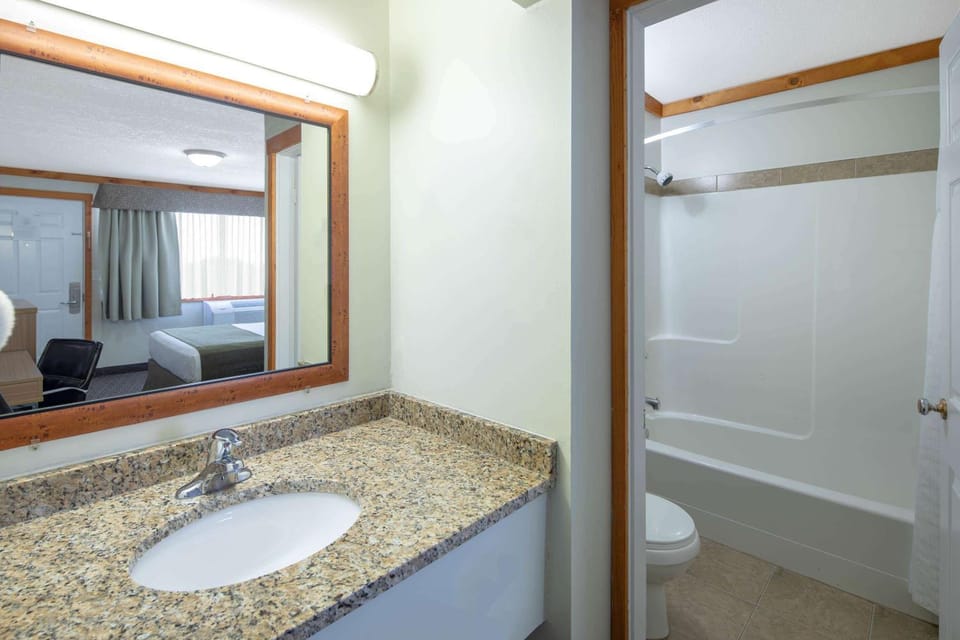 Bathroom, Photo of the whole room, On site