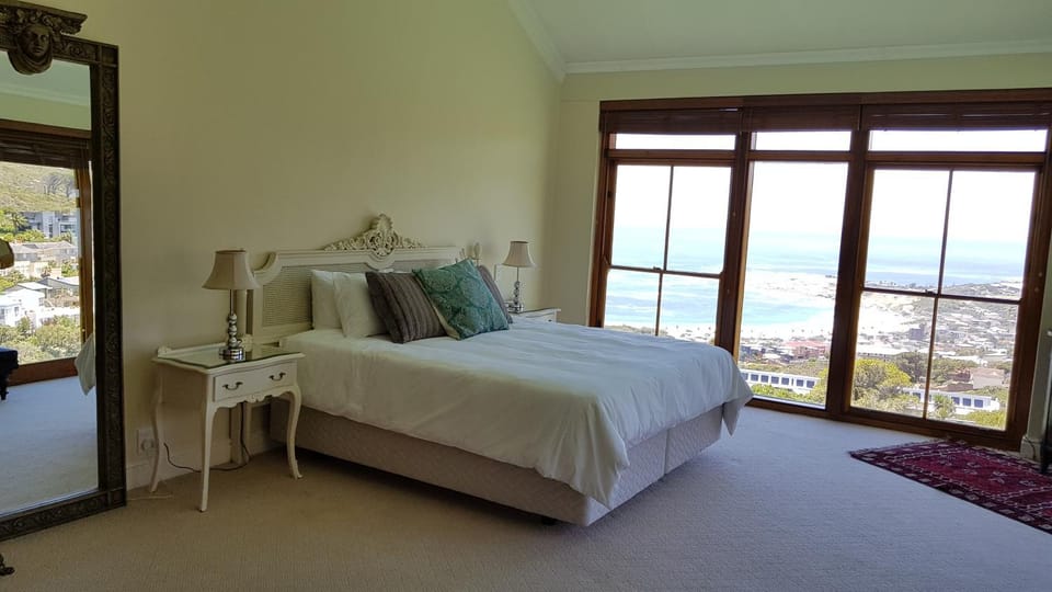 Villa Camp Bay Views - Stunning! Villa in Camps Bay