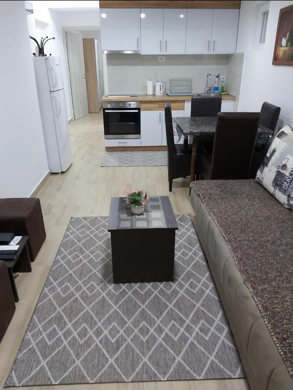 Apartment Violet Apartment in Belgrade