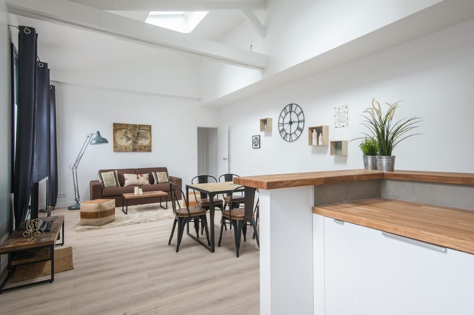 Living room, Dining area