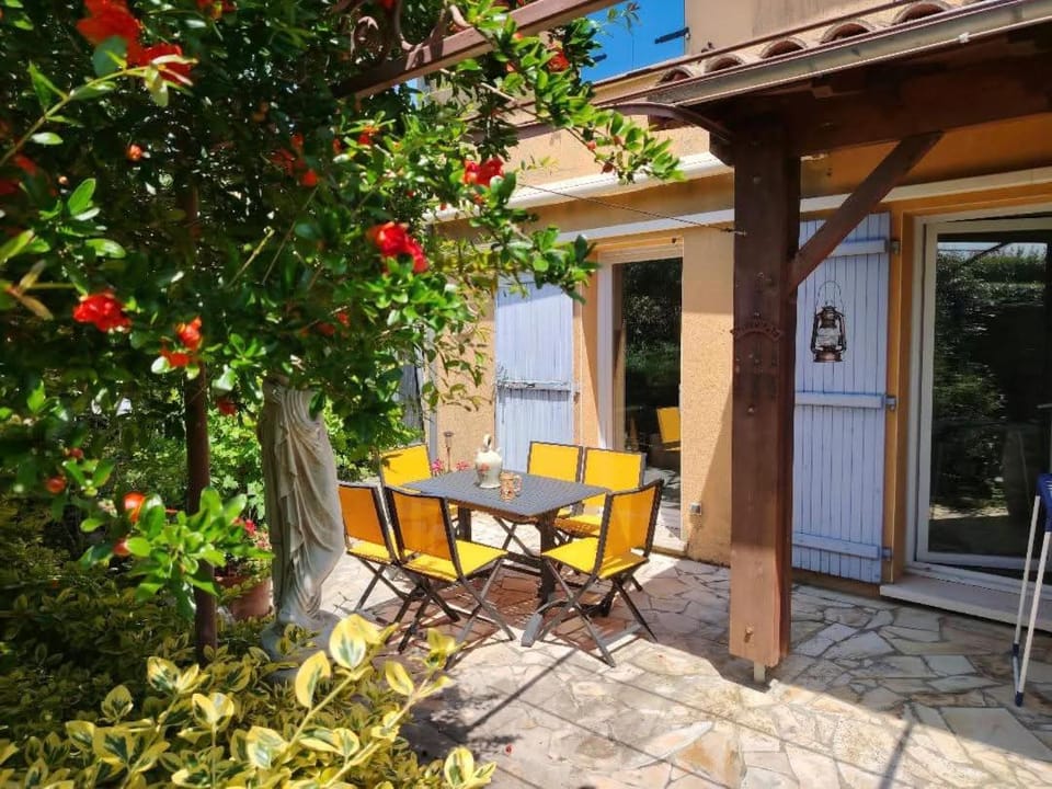 Chambre avec petit déjeuner Vacation rental in Carcassonne