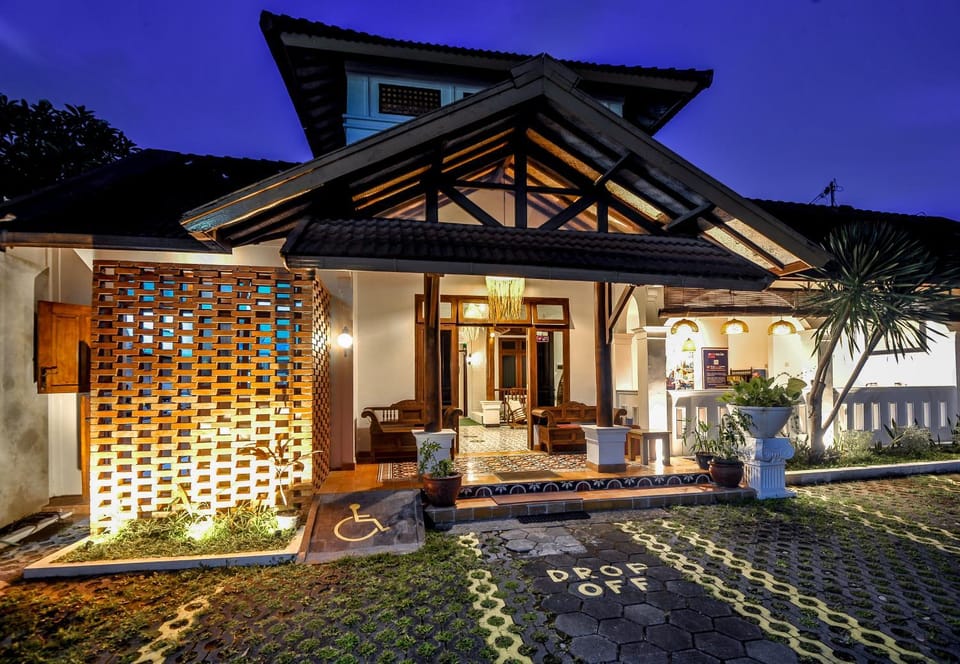 Property building, Facade/entrance