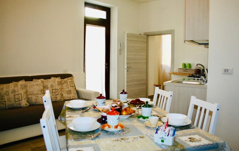 Coffee/tea facilities, Breakfast, Continental breakfast, Buffet breakfast