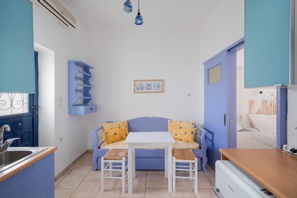 Bofor Studios & Rooms Apartment hotel in Milos