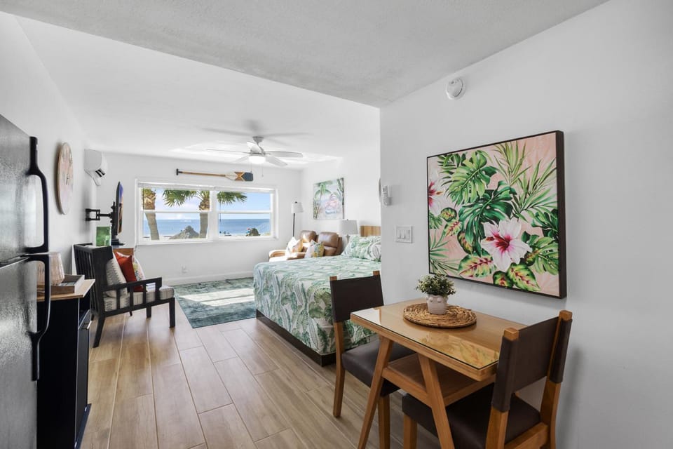 Studio Unit Facing Beach 2nd Fl - Surf Song #227 Apartment in Madeira Beach
